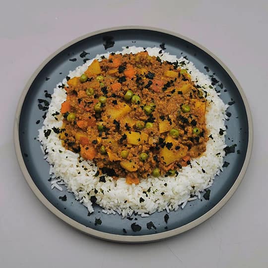 Curry de bœuf haché et légumes